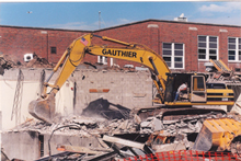 Demolition of Larsen Co Green Bay